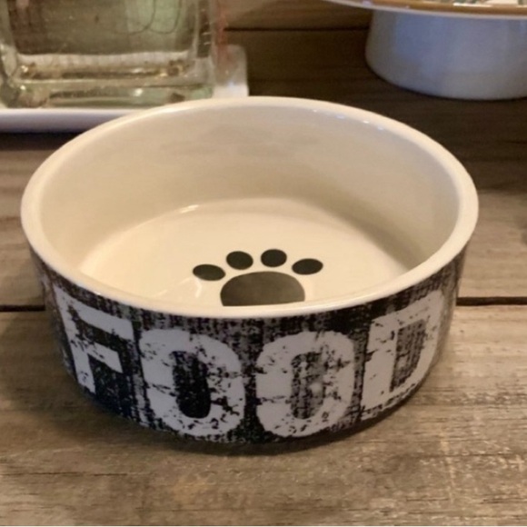 Pet Food Stoneware
Dish Bowl
Dog ~ Cat~Farmhouse~cottage~rustic - Picture 2 of 6
